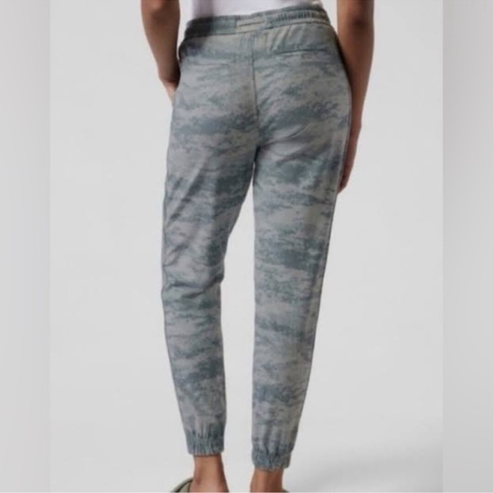 Athleta Farallon Jogger Fog Camo Green Abstract Pattern Plus 3X - Picture 3 of 11